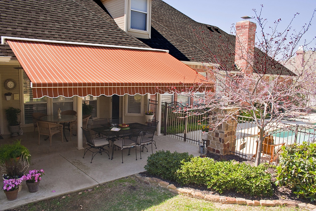 Retractable Awning Rainier Red